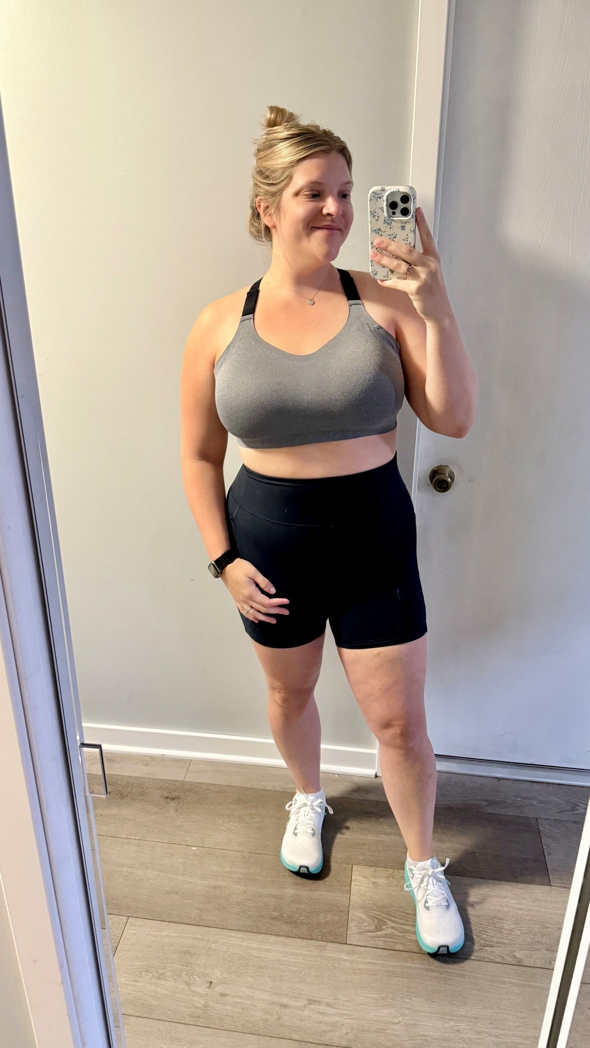 Today’s Gym Outfit 🏃‍♀️

Sports Bra - Target - XXL
Shorts - Amazon (CRZ Yoga) - XL
Shoes - Altra (these are great if you need a wide toe box, have any kind of tailors bunion or hammer toes!)

#LTKActive #LTKMidsize