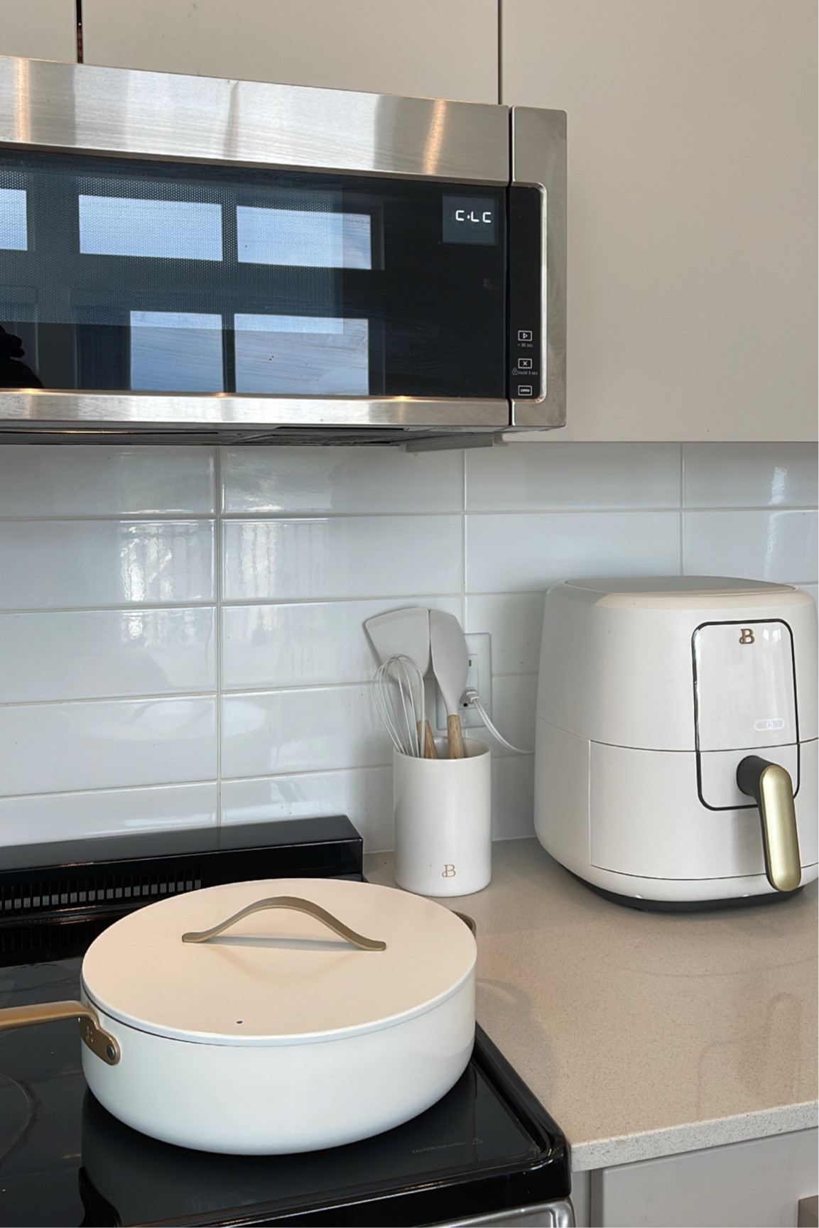 aesthetic white pan #drewbarrymore kitchen & cookware collection #matchingkitchenware

#LTKhome