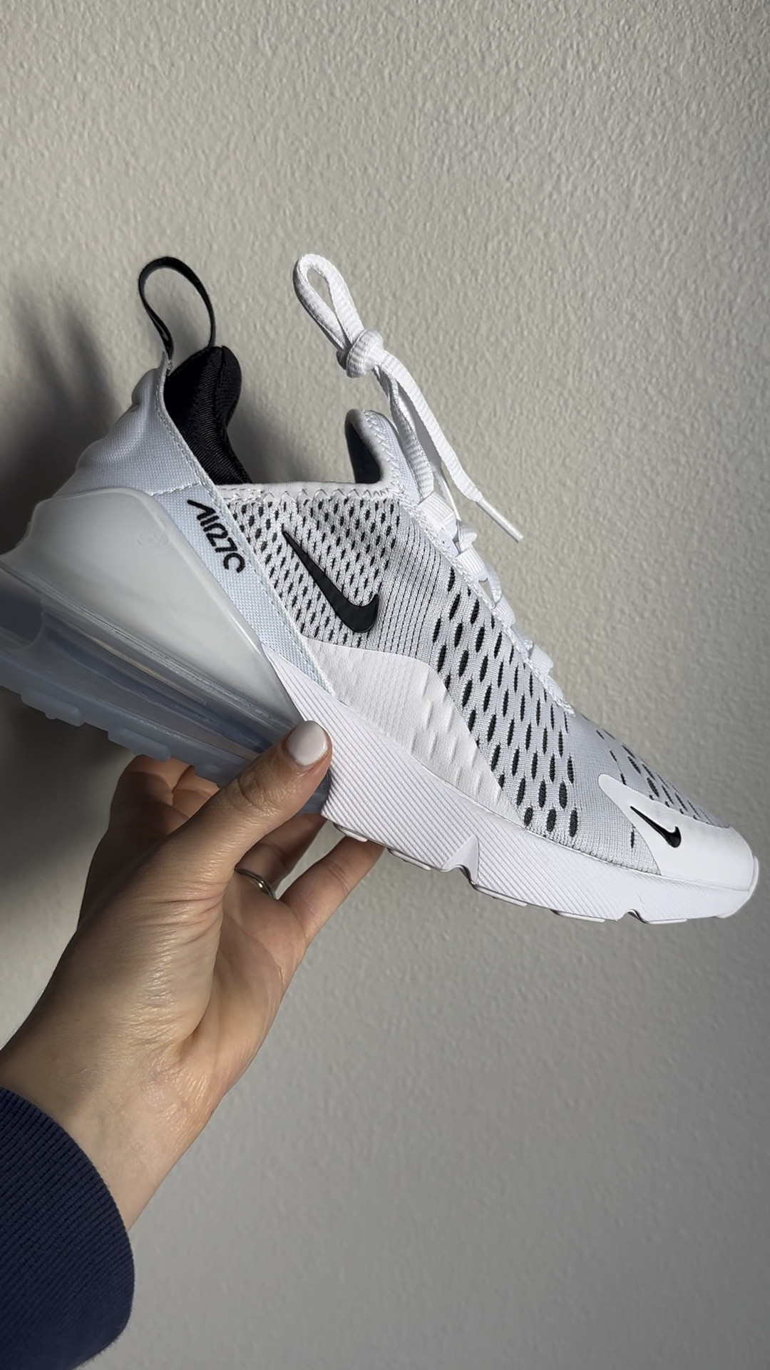 I’m obsessed with these shoes! Great for going to the gym or out and about with some leggings!

Nike, women’s athletic shoes, women’s sporty shoes, women’s shoes, white tennis shoes, gym shoes, Nike 270, activewear, workout

#LTKshoecrush #LTKActive #LTKfitness