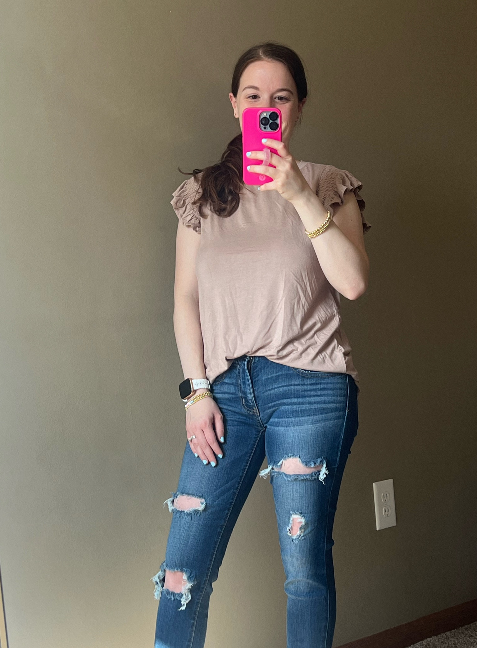 Found this cute top on Amazon & I’m obsessed 🤩 

outfit ideas, ootd, mom outfit, outfit inspiration, basics, neutrals

#LTKWorkwear #LTKFindsUnder50 #LTKStyleTip