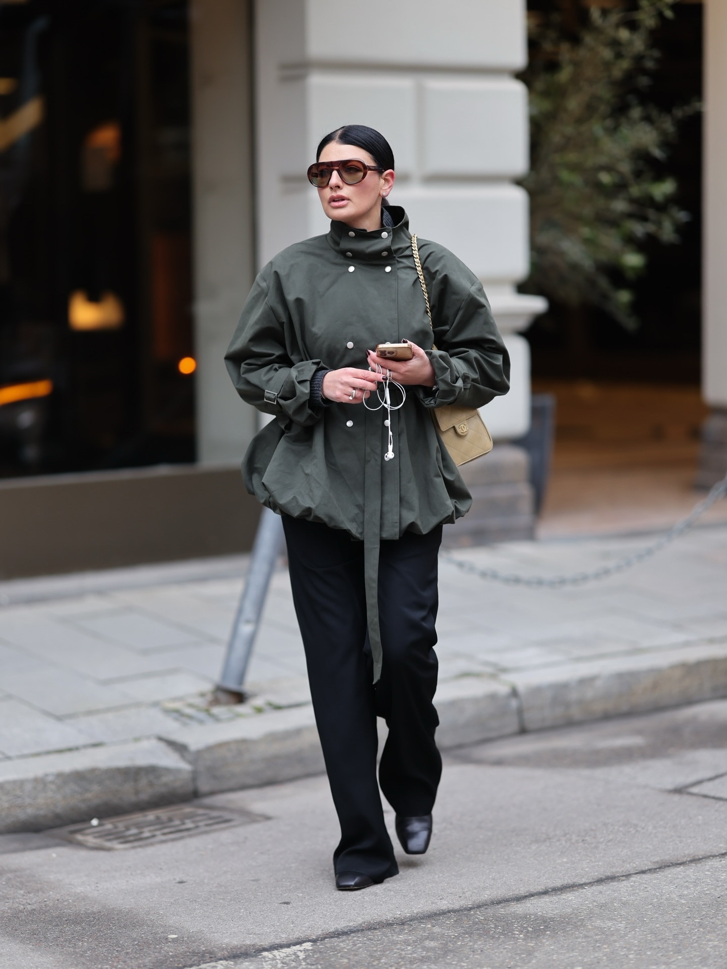 Lieblingslook der Woche 🤌🏼 Hohe Kragen bei Jacken – aktuell ein absolutes Highlight #lookinspo #fashionblogger #styleaddict #styleinspired #fashionaddict 📸 @moritzscholz_