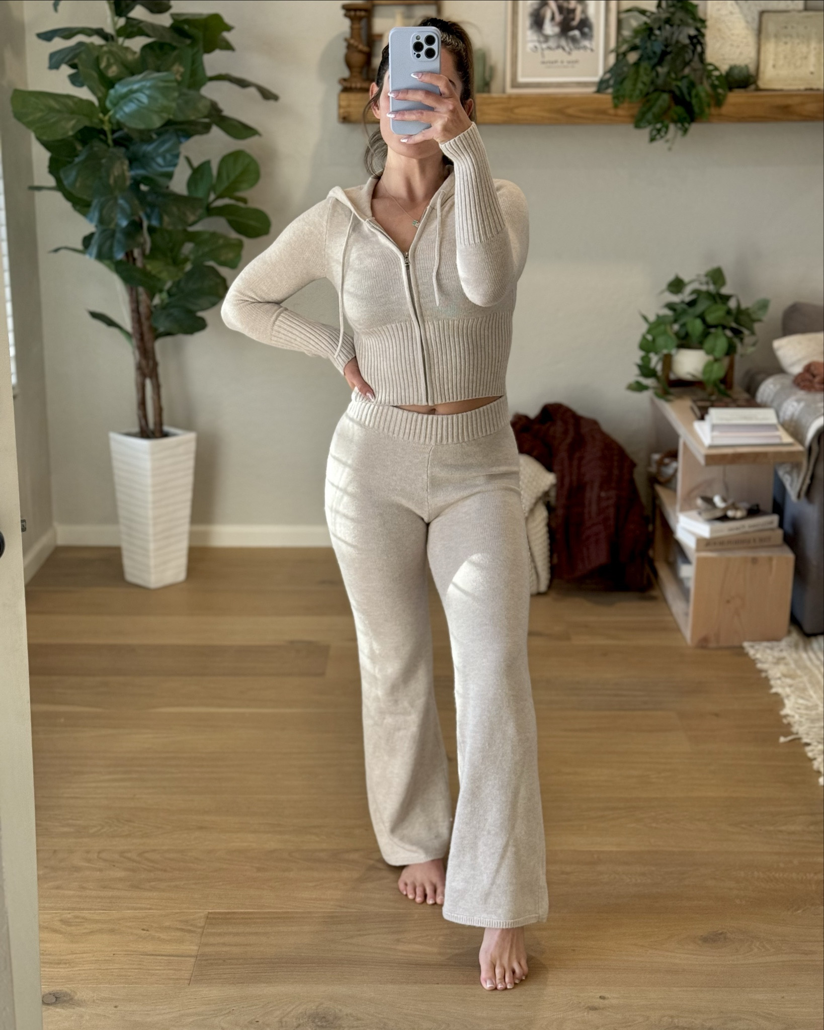 Cozy matching set size S 

#LTKSeasonal #LTKStyleTip