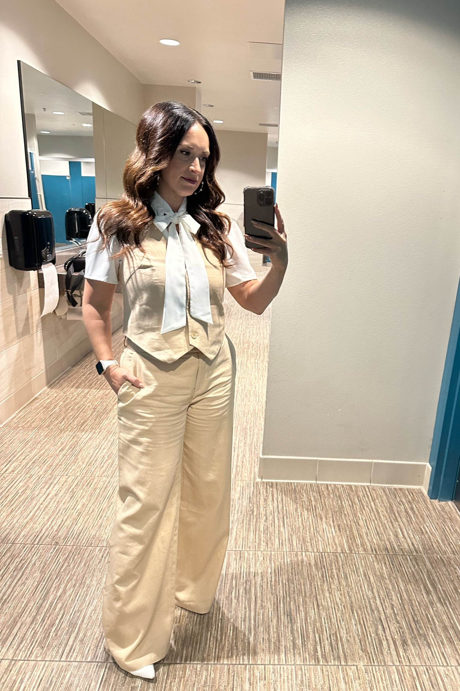 Love this vest and wide leg outfit! 
I’m in a small vest, small shirt, and a size 6 pant. 

#LTKStyleTip #LTKMidsize