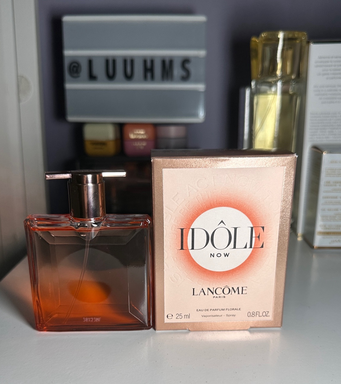 Mais nova aquisição da família #lancome.

O Idole Now vem com um doce bem igual ao Edp no começo mas depois na minha pele se transforma em um amadeirado. Não entendo nada de perfumes rsrs só tentando fazer vcs entenderem o cheiro dele 

#LTKgift #natalLTK  #idole

#LTKbeauty #LTKbrasil