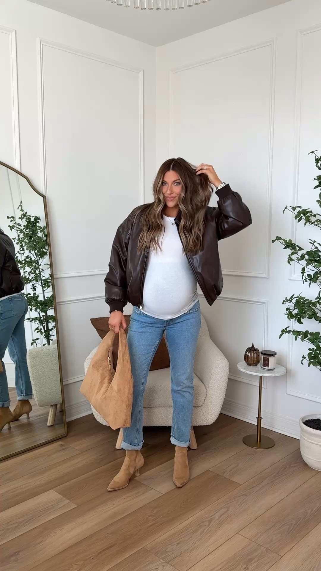 Fall outfit inspo! Casual pregnancy outfit 
