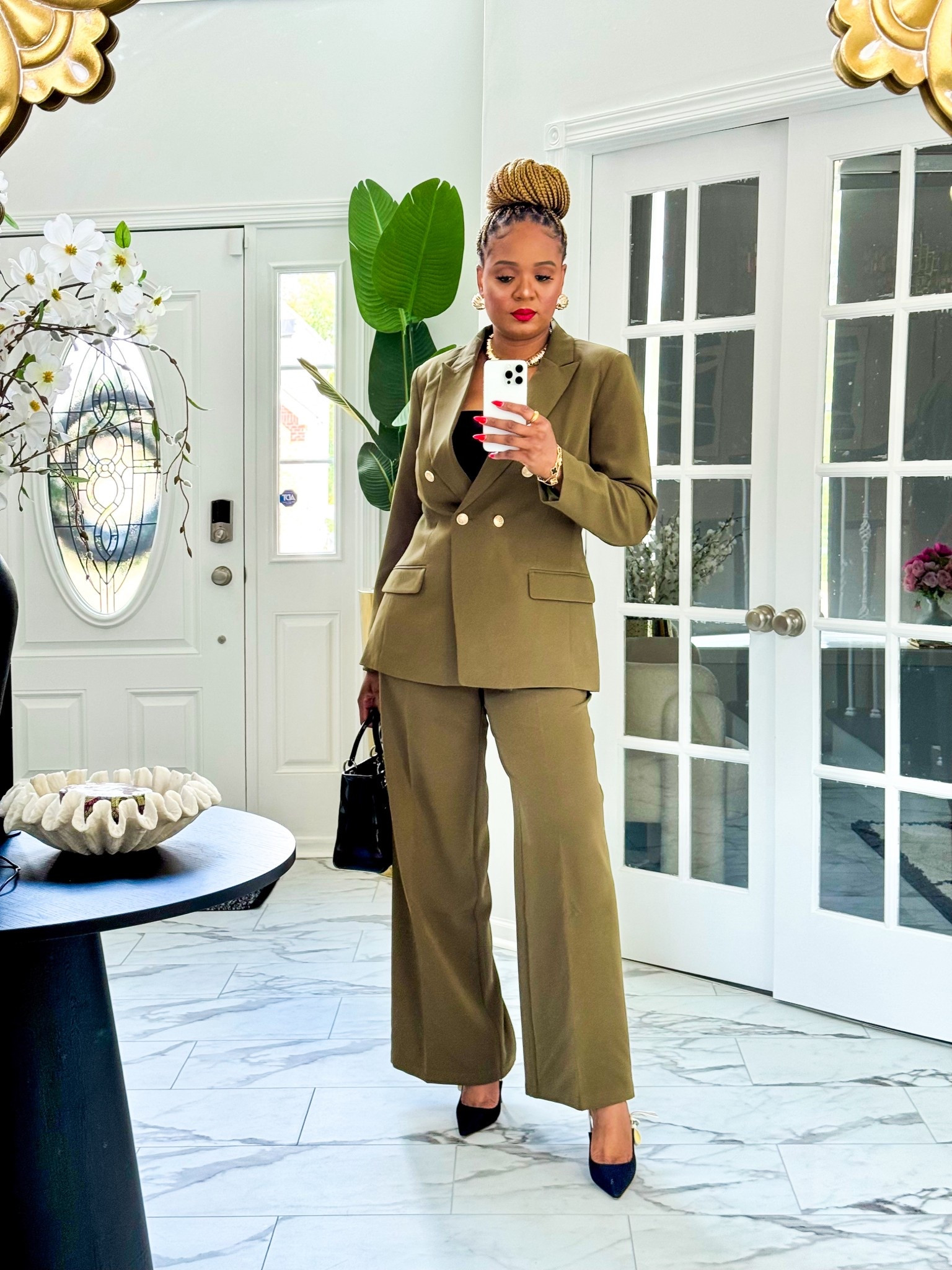 Love a stylish workwear suit? This look is perfect 👌 
Tap below to shop! Follow me @omabelle for more Fashion, Home & everything inbetween. Glad to have you here!!! 💕😊🙏 
Lounge outfits | Fall date night outfits | fall outfits | jeans | Travel Outfit | boots | Sandals | Jeans | suede bag | Sunglasses | dress | fall fashion | cardigan | sneakers | heels

#LTKWorkwear #LTKStyleTip #LTKItBag