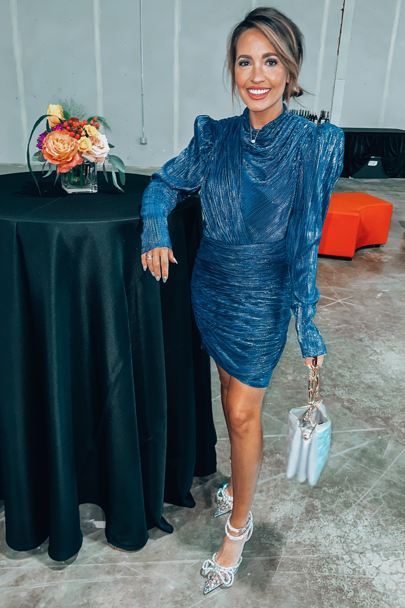 Size small navy dress! Perfect for weddings, Vegas, family pics, date night

#LTKstyletip #LTKshoecrush #LTKHoliday