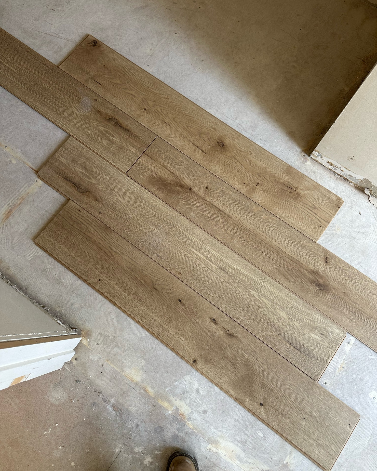 The best flooring! Looks just like hardwood but more durable and affordable!

Pergo is a waterproof laminate that doesn’t scratch! 

This one has a built-in underlayment and we also purchased the separate underlayment to install underneath for extra protection.

We use these floors in every remodel after trying LVP and other laminate brands. 100% recommend.

This is the color Lathrop Oak from Lowe’s!

Flooring, wood flooring, laminate floors, oak flooring, light oak floors, home remodel, new home

#LTKHome #LTKSaleAlert