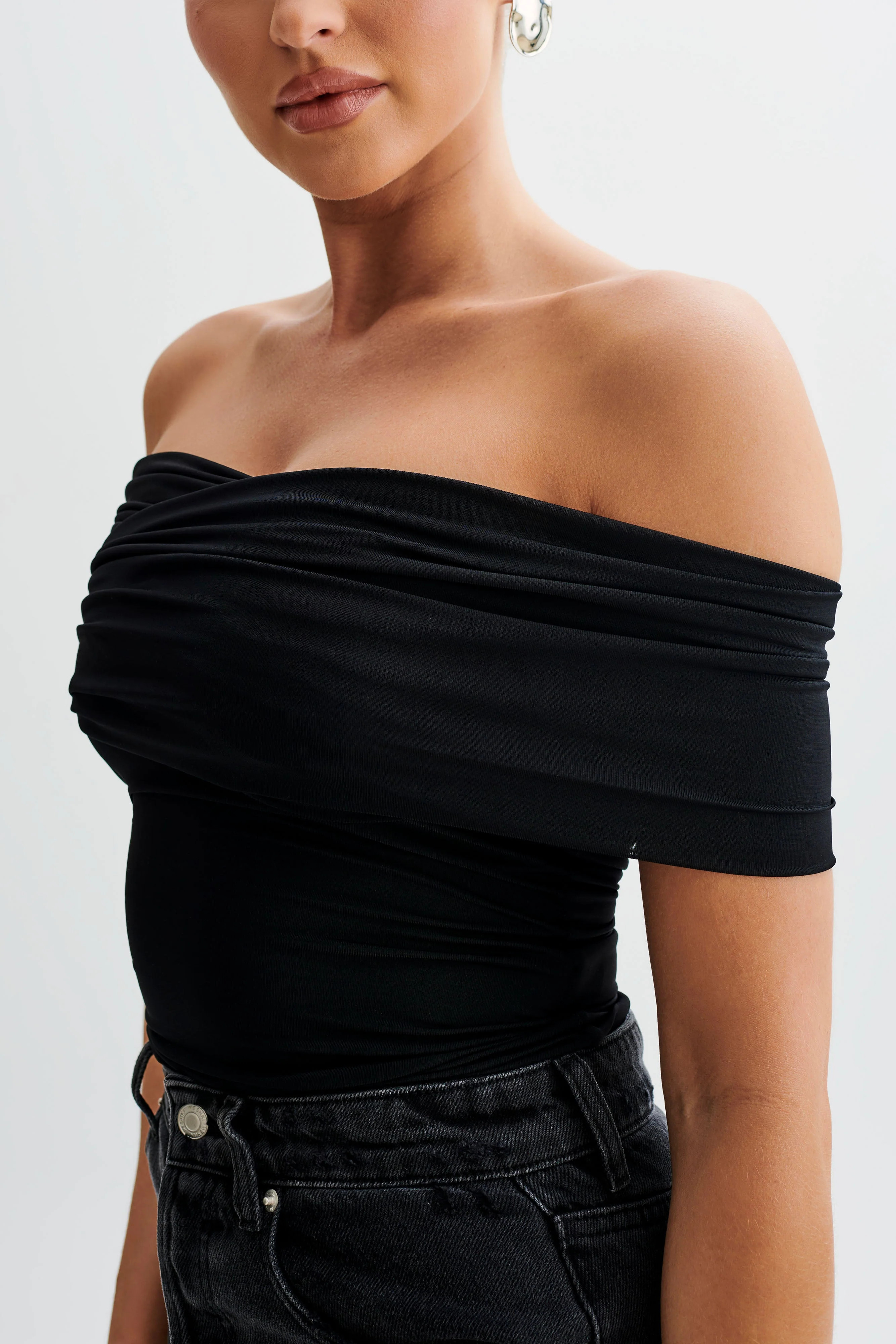 Lourdes Slinky Off Shoulder Top - Black | Meshki (APAC)