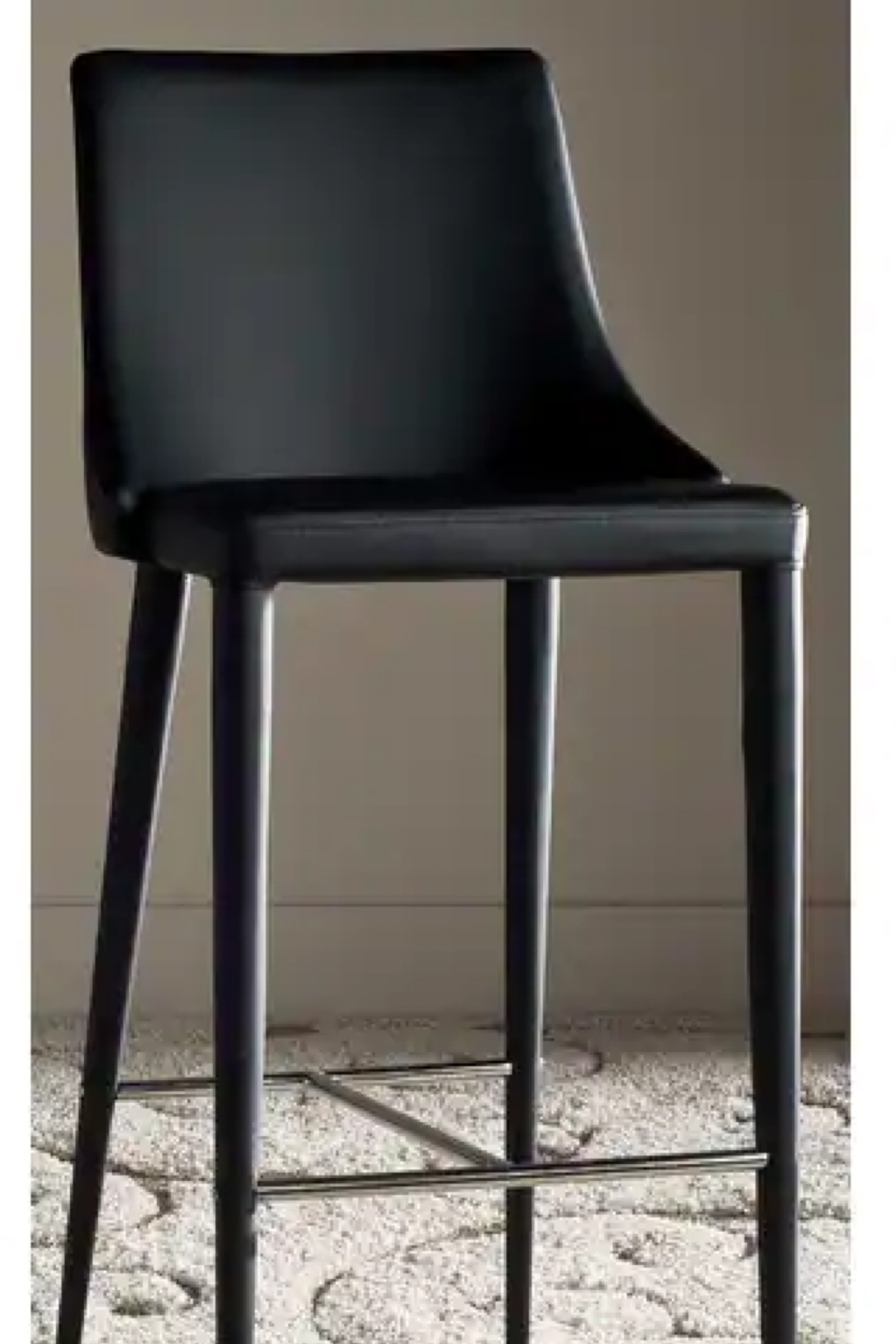 SAFAVIEH Mid-Century Dining Summerset Modern 42-inch Black Leather Bar Stool - 21.2" x 18.9" x 41.8"