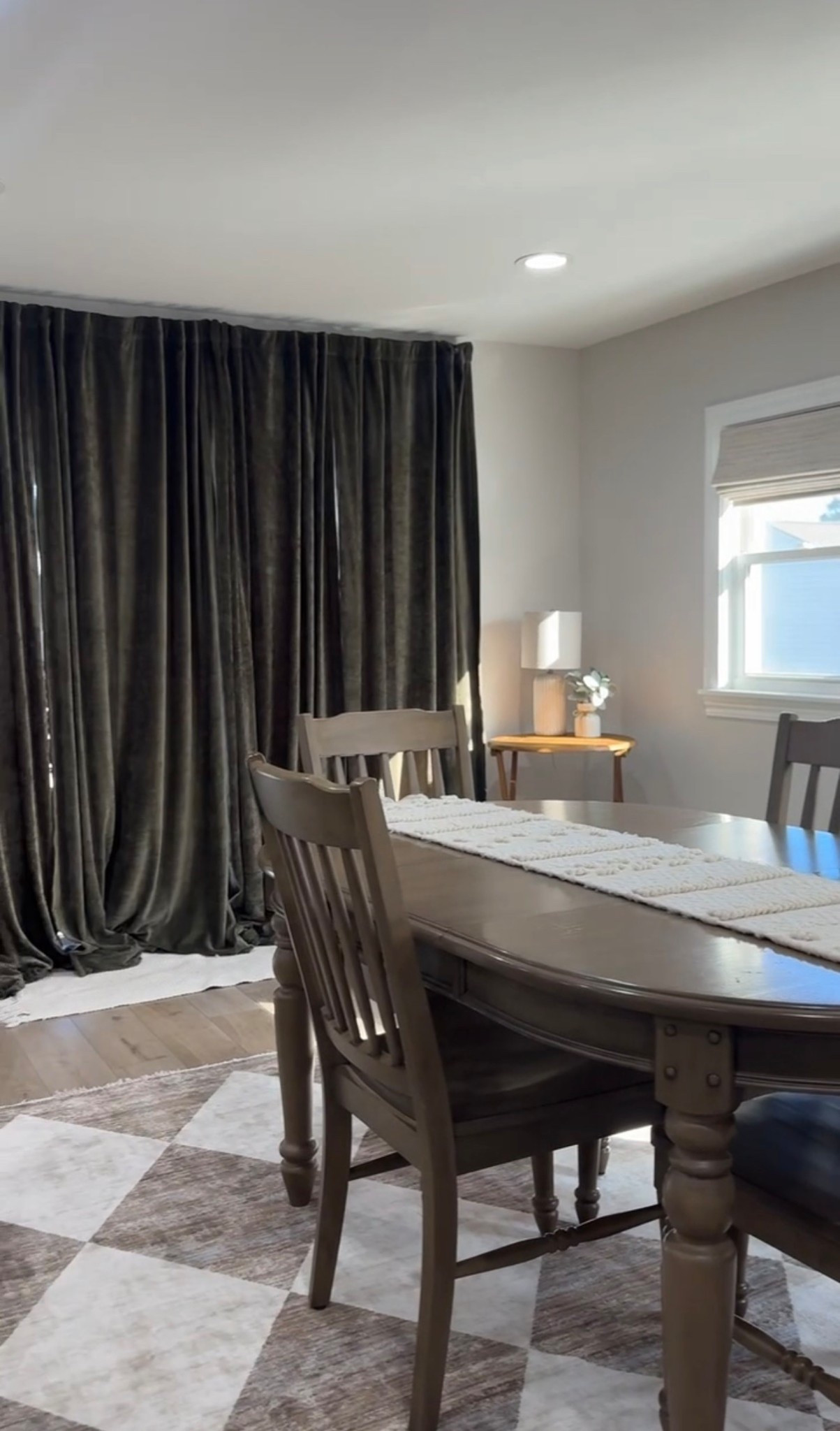 My home feels like a Pinterest board now 🤍
The curtains + rug + table combo made it feel 10x more put together.
Sometimes your space just needs texture + depth.
Linked everything on my LTK 🫶🏼

#homestyle #homedetails #roommakeover #interiordecor #cozyvibes #homeaesthetic #ltkcreator #homefinds

#LTKHome