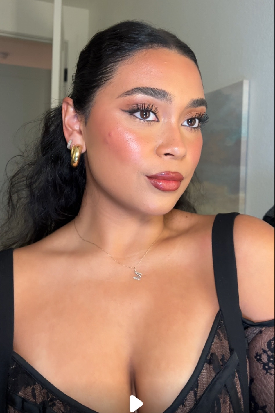 Best lip liner for fall🤌

Lip liner: MakeupbyMario, Shade Chris
Gloss: TooFaced, Lip Injection