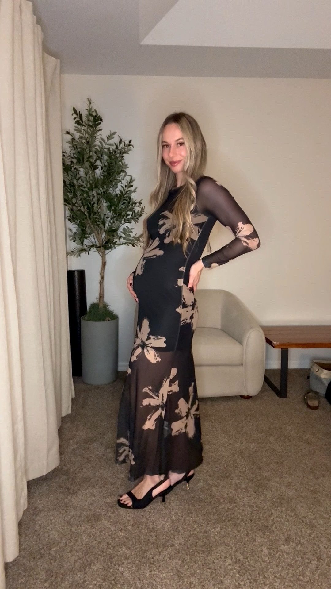 Not a maternity dress but certainly bump friendly and great for all of your holiday parties this season! 

#LTKBump #LTKgrwm #LTKHoliday