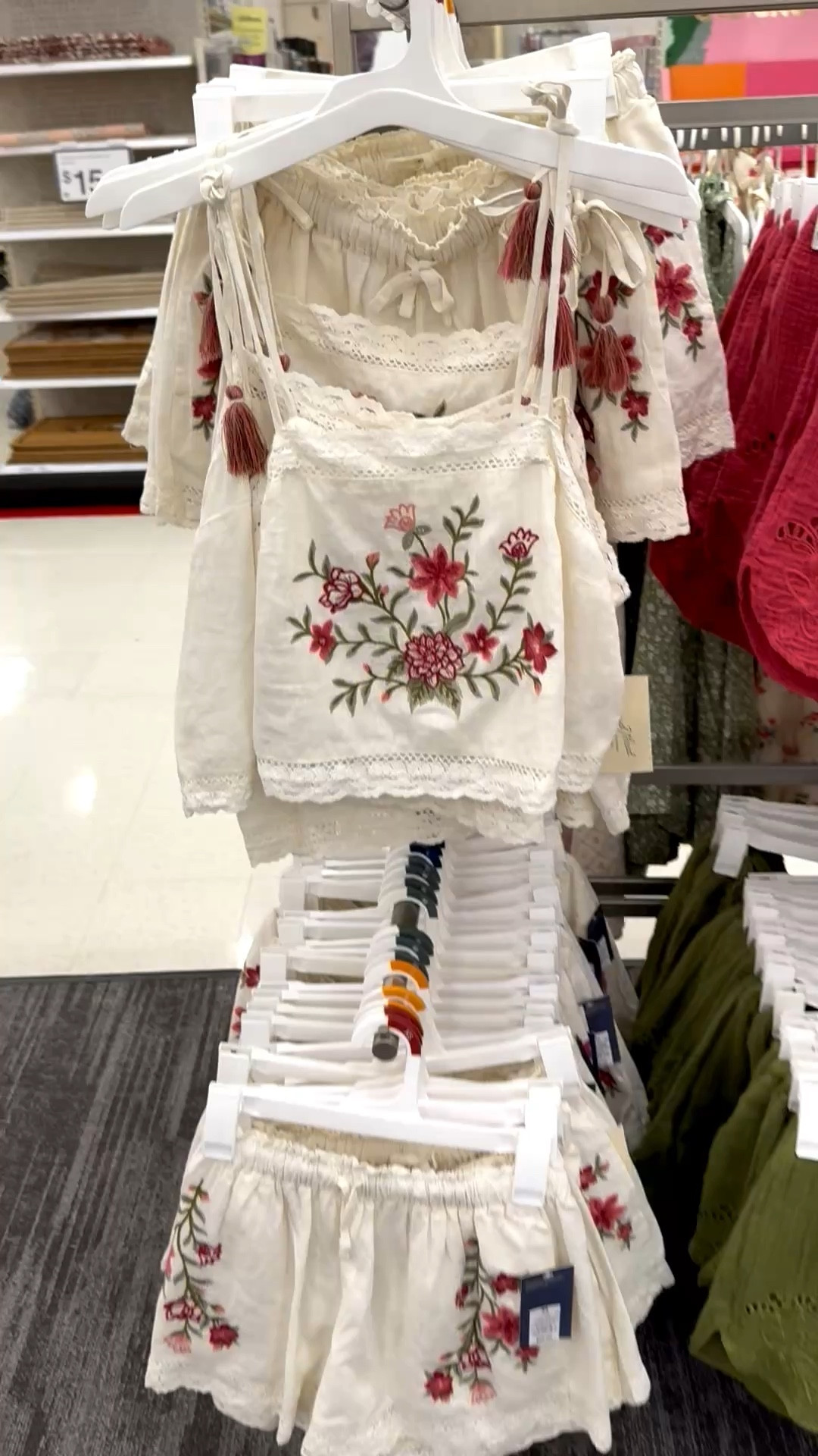 Love these set 💗



#LTKMidsize #LTKSeasonal #LTKgrwm