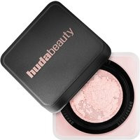 HUDA BEAUTY - Easy Bake Loose Baking & Setting Powder Puder 20 g Cherry Blossom Cake (1647.5 € / 1 kg) | Douglas (DE)