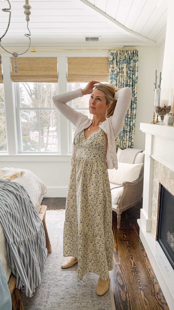 A little too much birthday fun @target this week. So how about a little spring outfit try on!? I think the stripe dress is my favorite. Still waiting for the little navy and white skirt to be added to Target online. I’ll add it to the links when it’s available. 


#springoutfit #classicstyle #targetstyle #target #momfashion