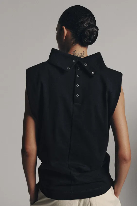 Model height: 178 cmTop crafted from cotton yarn. Featuring a high neck, sleeveless design with s... | Zara IT