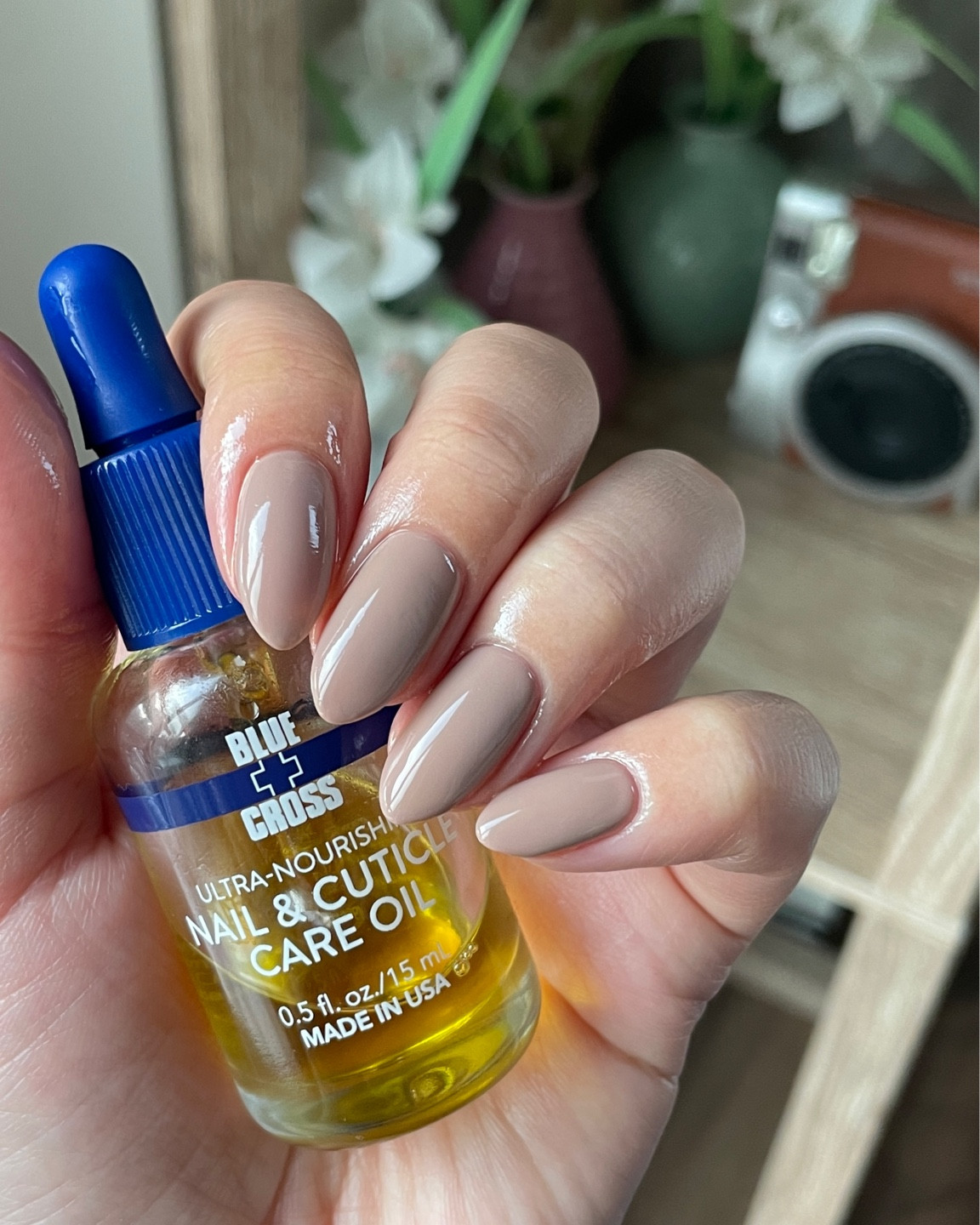 Your daily reminder to apply cuticle oil ✨ Nail care is so important, especially in the winter! I moisturize at least 3x a day, usually after I wash my hands. 

#LTKbeauty
