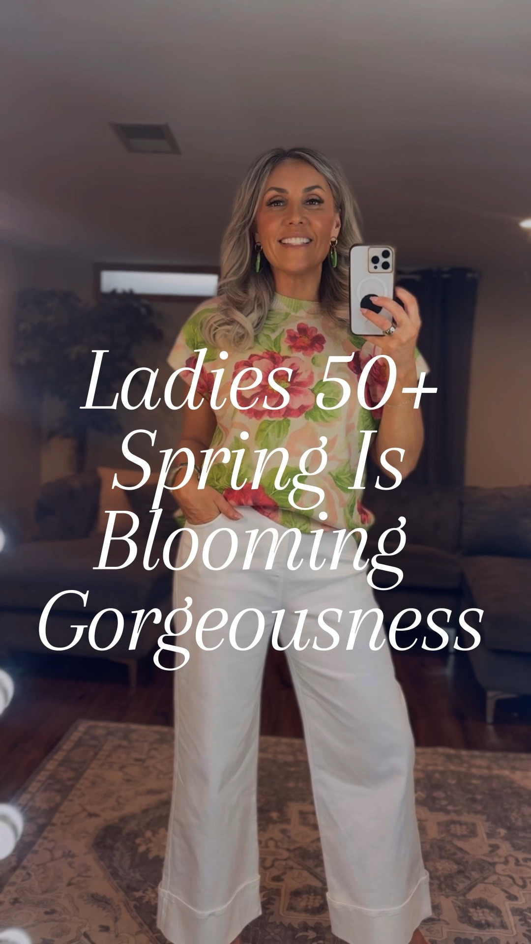 Ladies 50+ my favorite boutique, Glitz and Ears, has done it again! 
Spring is in the air and this beautiful outfit is blooming gorgeous flowers & soft color! 🌸🌷🌺
Wide leg cuffed jeans and gorgeous jewelry which you can get from their site.
Head on over to
www.glitzandears.com to grab this outfit! 