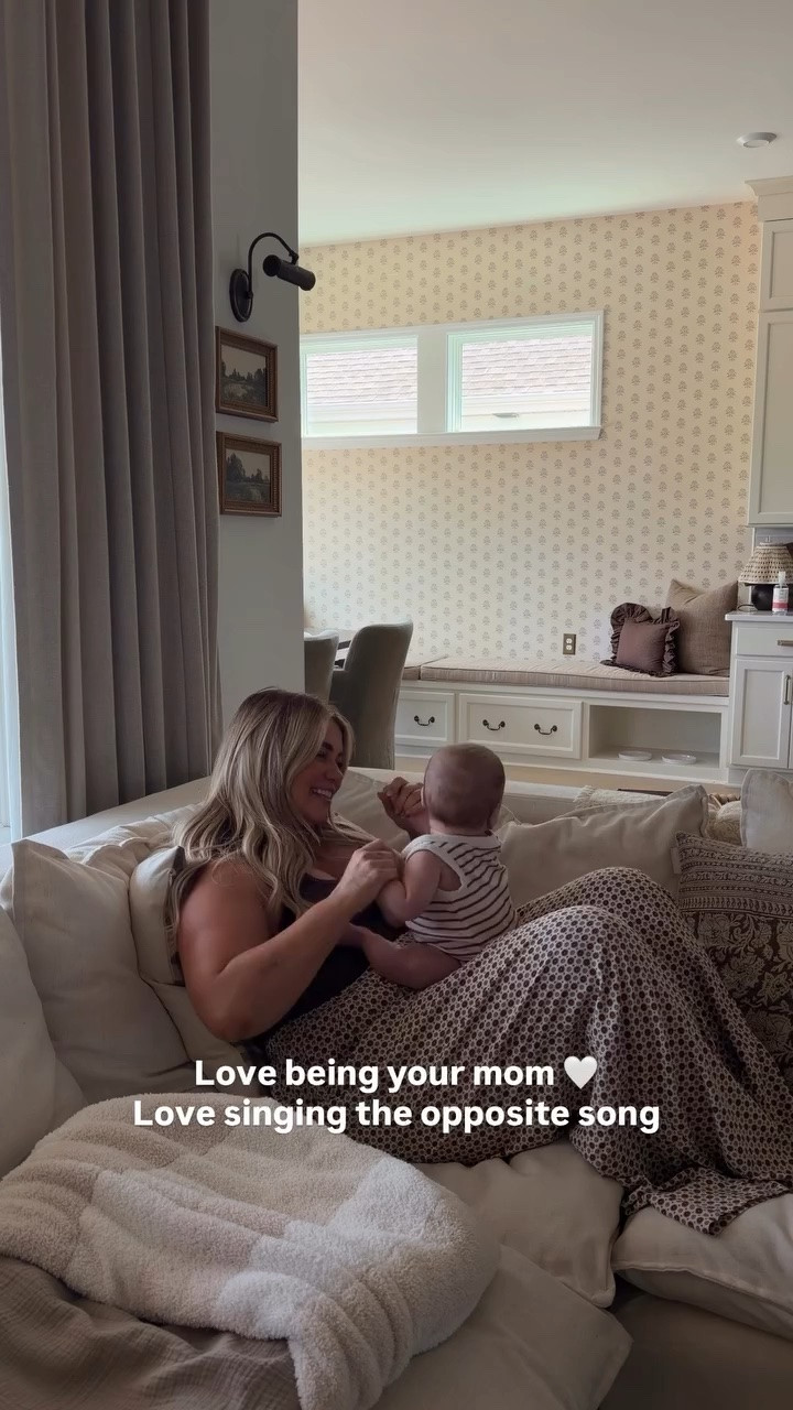 Love being your mom 🤍 
Love singing the opposite song