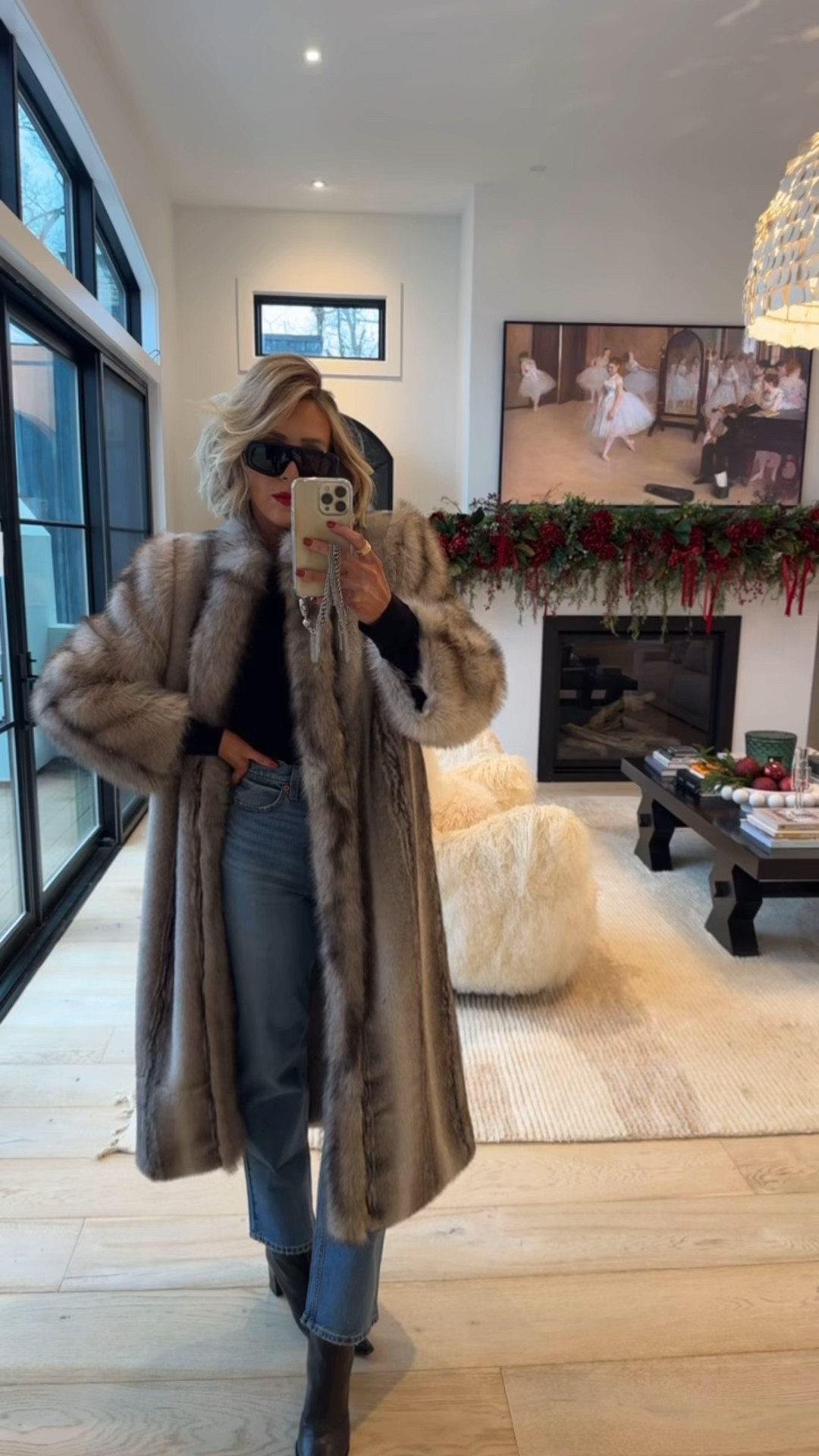 The most amazing faux fur jacket I’ve ever seen and this less than $40.00 target denim 🔥🔥🔥 wearing a medium in jacket 