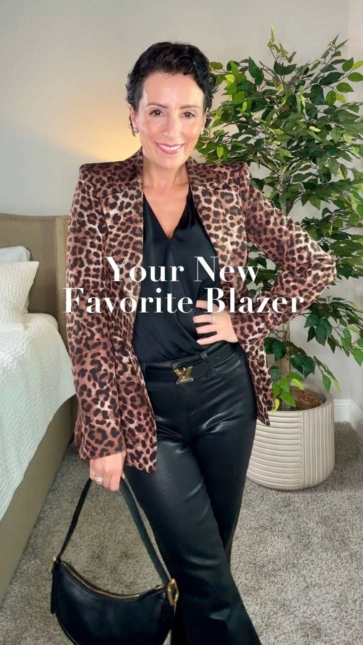 Okay, @Zara… you got me again. This blazer is so good and so affordable.
Structured shoulders, clean cut, just the right amount of stretch. Polished without feeling stiff.

I threw it on with a Quince silk bodysuit, wide-leg denim, and my go-to belt.
 

 #LTKPetite #LTKStyleTip #LTKWorkwear