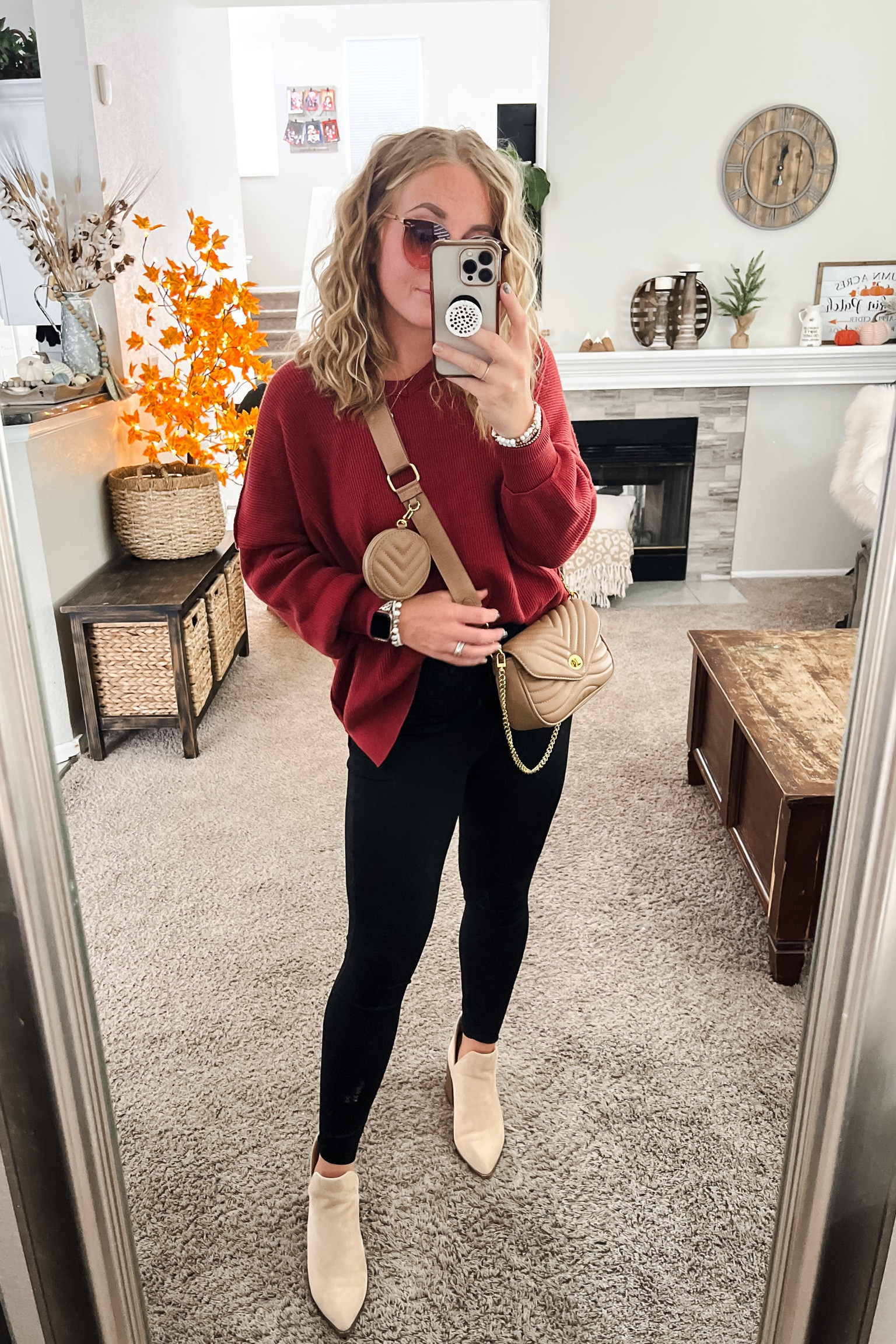 brown sweatshirt outfit women