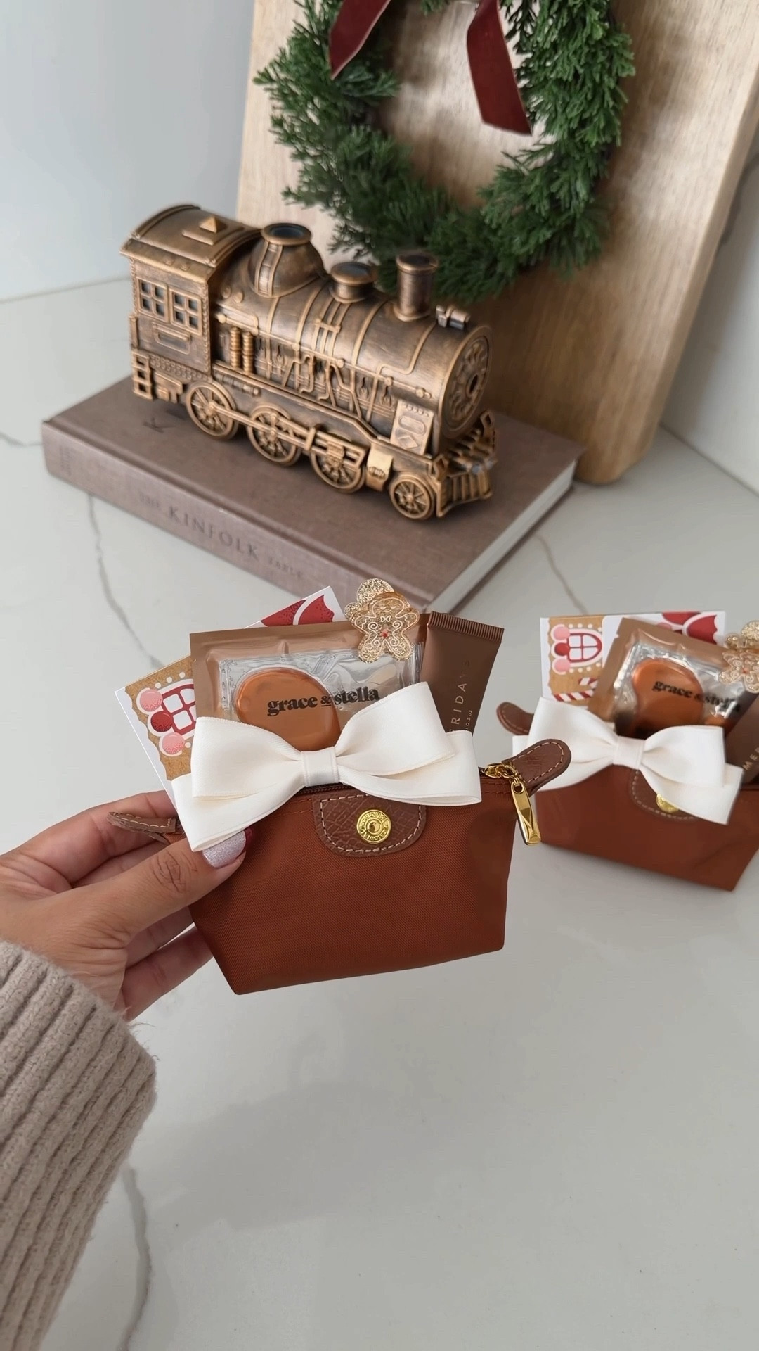 Sharing the cutest mini burr basket gift idea that actually arrives on time 🤎

This gift is Perfect for besties, Friendsmas, favorite things parties, daughters, teachers, teens & stocking stuffers. These mini gift pouches are the sweetest way to wrap gift cards, eye patches, lip gloss, scrunchies, hair clips, candy & small treats.
Affordable, easy, and such a last-minute gift win.

#lastmiutegift #giftidea #burrbasket #amazon #amazongiftidea #friendsmas #favoritethings #giftforher 

#LTKGiftGuide #LTKHoliday #LTKFindsUnder50