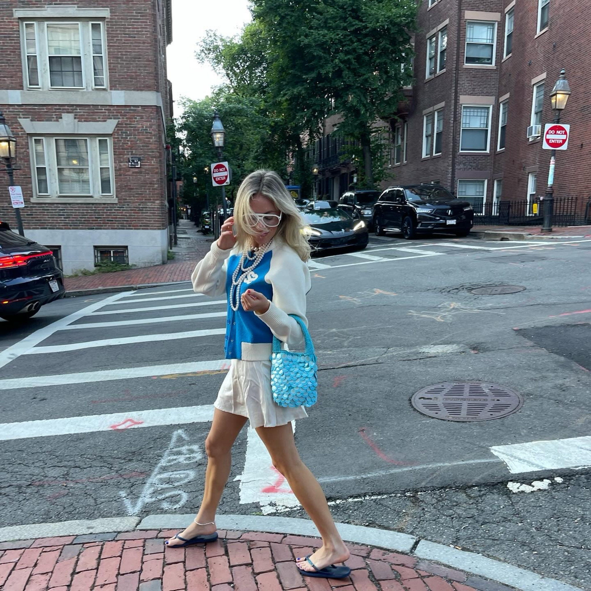 Sequin bag is a Marshall’s find for $30!!!

#LTKbeauty #LTKfindsunder50 #LTKstyletip