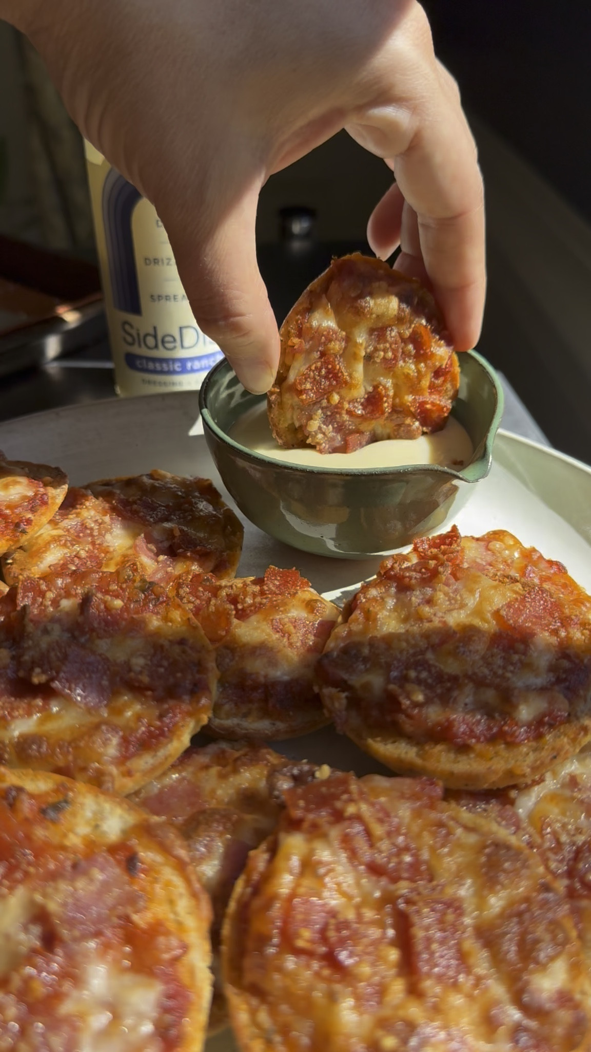 My twist on a childhood favorite — homemade Gluten Free Protein Bagel Bites! 🥯✨ 🍕

These are everything you loved about the original, just a little more grown up (and a lot more wholesome).

We start with protein-packed mini bagels made from cottage cheese and gluten-free flour, then top them with all the classics — pizza sauce, melty mozzarella, Parmesan, pepperoni, and salami. They’re crispy on the outside, soft in the middle, and perfectly nostalgic in every bite.

https://thedefineddish.com/gluten-free-protein-bagel-bites/

#BagelBites #HealthySnacks #KidFriendly #GlutenFree #GameDayEats #EasyRecipes