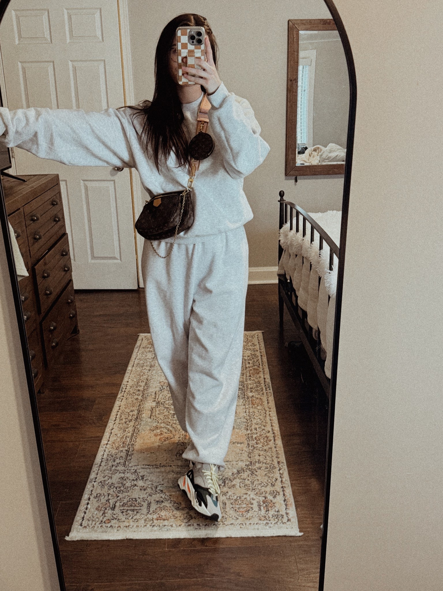 Skims sweatpants & crewneck perfect for trendy athleisure look

#LTKFindsUnder100 #LTKgrwm #LTKootd