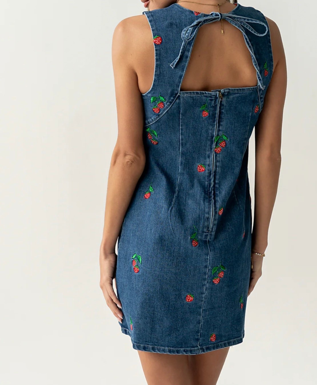 This is darling!!

#LTKTravel #LTKSeasonal #LTKootd