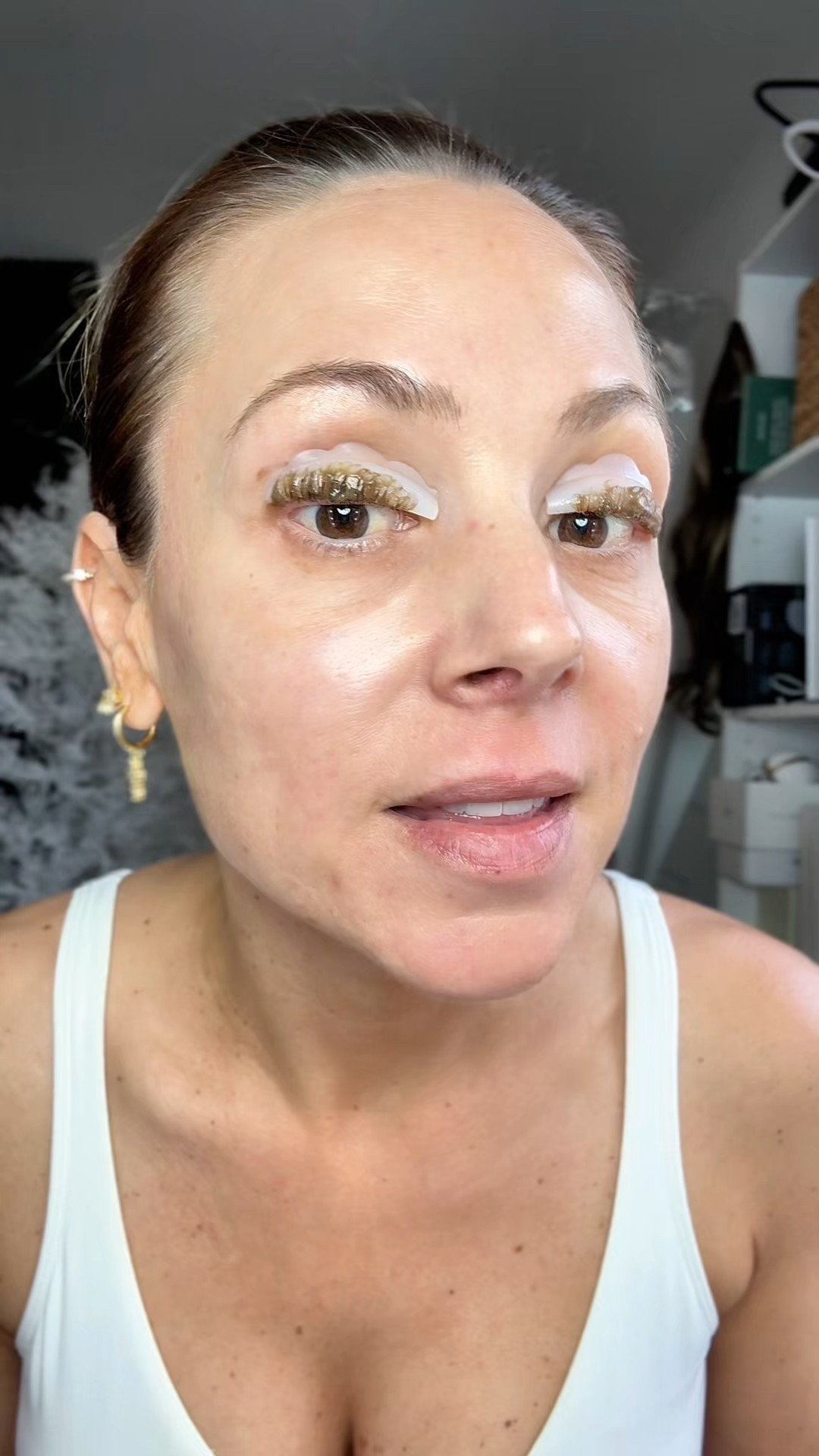 I’ve been doing my own lash extensions for five years, and this year I decided to give my lashes a break and start fresh with my natural lashes. This is my first-ever DIY lash lift and tint, and I honestly wasn’t expecting results like this.

This is the Luxe Lashlift Set, a professional-quality lash lift at home kit that gives you up to 2 months of lifted, curled lashes from just one application. No salon appointment, no $80–$120 lash lift visits, and no daily struggle with lash curlers or mascara smudging.

If you’re dealing with short lashes, straight lashes, thin lashes, or you’re ready to take a break from lash extensions, this is such a good alternative. The kit works on all lash types and lengths and includes five applications, so you can maintain your lash lift for months.

The process is simple and beginner-friendly: lift, fix, and care. It’s dermatologically tested, irritation-free, water-friendly, and mascara-friendly. I love that it’s also 100% vegan and cruelty-free, which matters to me when it comes to beauty products.

The best part? You see immediate results, and the lash lift lasts up to two months. I wake up with my lashes already lifted and tinted, and I don’t need mascara to feel like my eyes look done.

If you’ve been searching for a DIY lash lift, lash lift and tint at home, or a natural alternative to lash extensions, this kit is absolutely worth trying. I linked the exact Luxe Lashlift Set I used so you can check it out for yourself.

#lashliftathome
#diylashlift
#naturallashes
#lashliftandtint
#beautyroutine
#beautyover40
#lashcare
#beautytools
#lashgoals
#cleanbeauty 