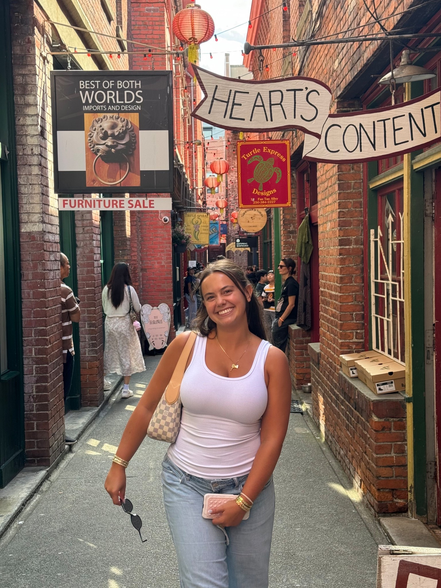 love a tank and jeans moment 😘  

#LTKFindsUnder50 #LTKMidsize #LTKSeasonal