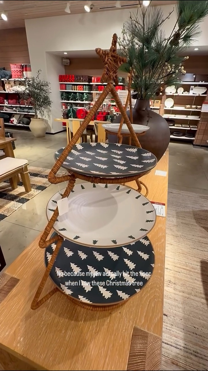 Come with me to shop holiday decor & gifts at the @westfieldgar! ✨



#LTKvlog #LTKHoliday #LTKstorytime