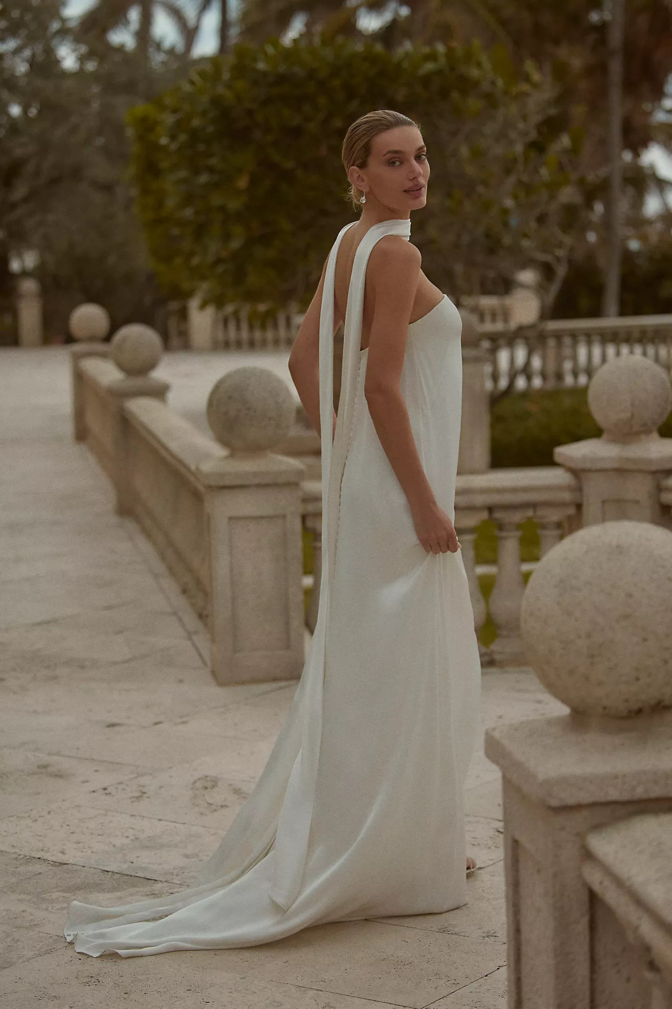 Jenny Yoo Celeste Strapless Satin Sheath Wedding GownJenny Yoo
  


  


  


  


  

1 Review R... | Anthropologie (US)