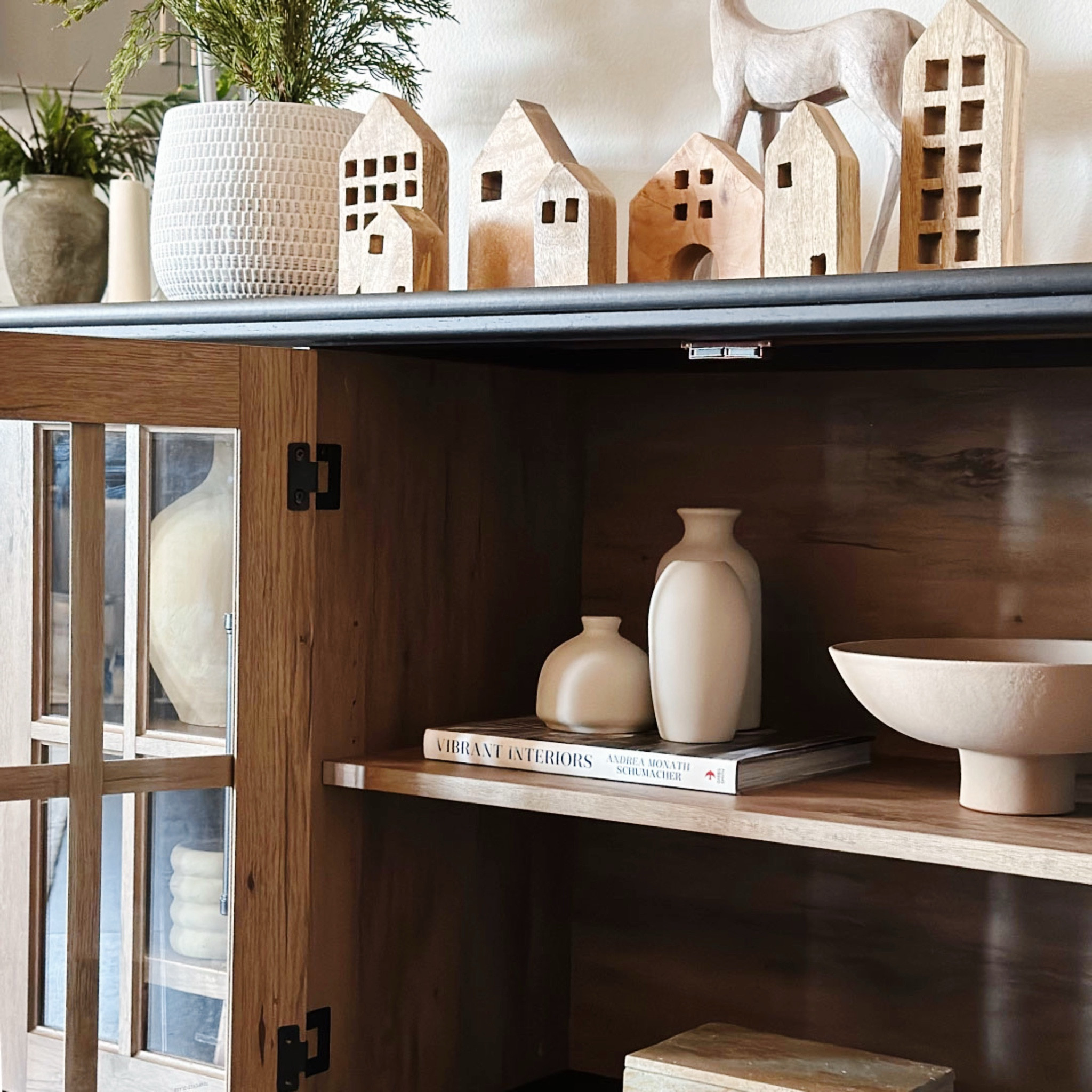 Sideboard Styling for Holidays! ✨

#sideboard #sideboardstyling #entryway #entrywaydecor #affordablefurniture

#LTKHome #LTKHoliday #LTKSeasonal