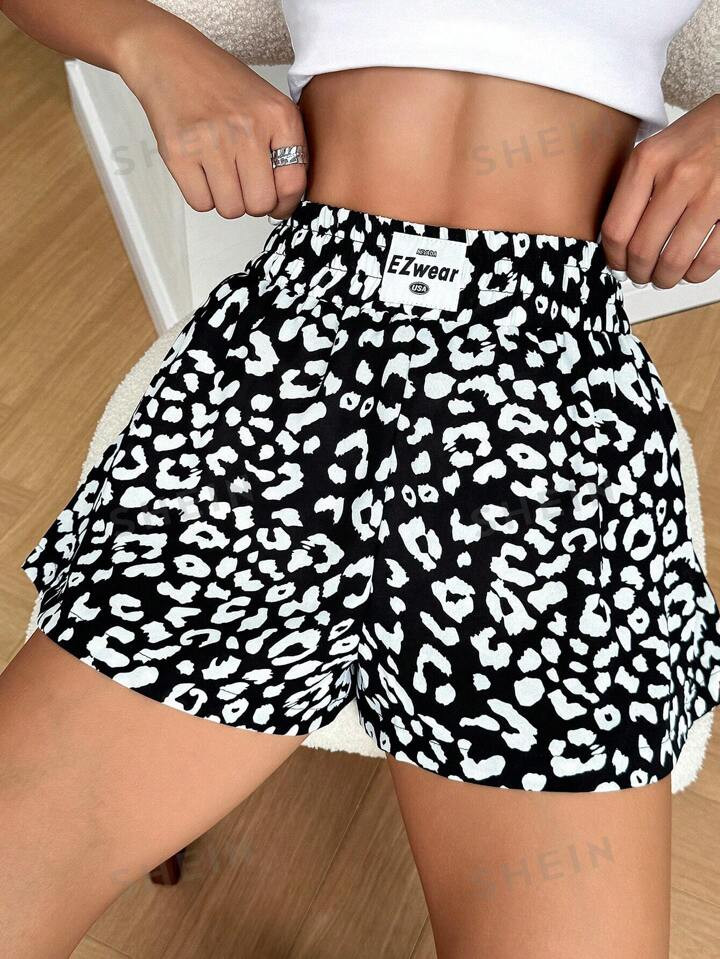 SizeUS 
        Size Guide
       2 (XS)4 (S)6 (M)8/10 (L) | SHEIN