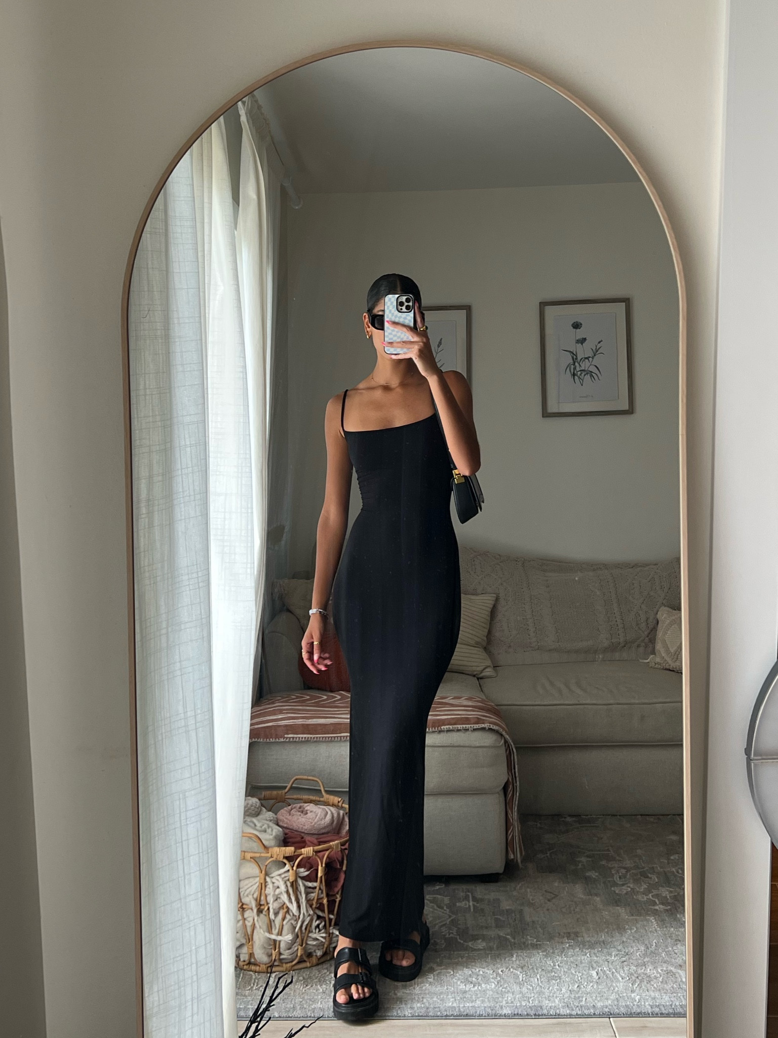 Skims dress 🖤 

Maxi dress, full length dress, ribbed dres, skims viral dress 