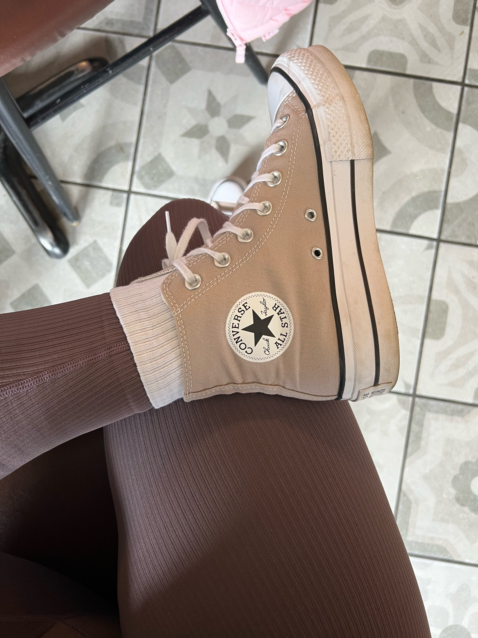 Go to chucks I find high tops way more comfortable than the lows 
Platform chucks 

Size 8 


#LTKshoecrush