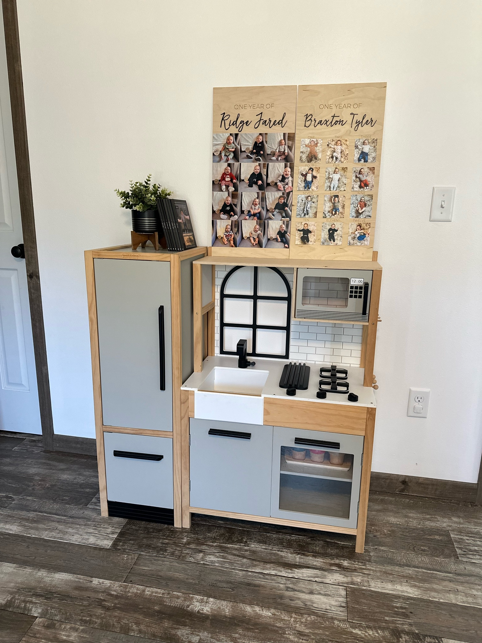 We may have a house of little boys, but this kitchen is forever one of the most played with toys in the playroom! The quality of these piece are next level. 10/10 recommend for any little in your life! 

#targetcircleweek #targetstyle #targetsales #targetdeals 

#LTKxTarget #LTKKids #LTKSaleAlert