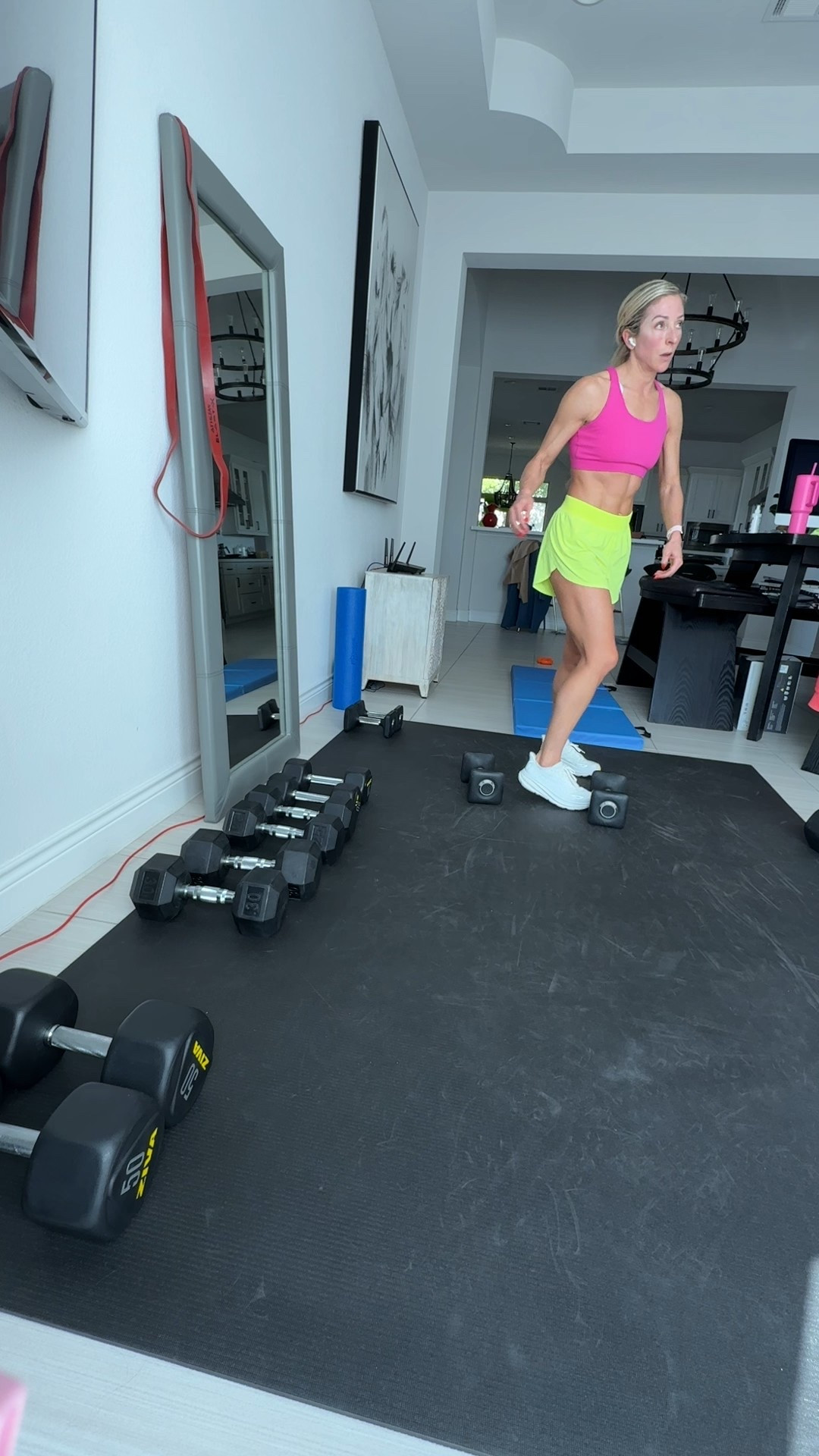 Fav workout set 🩷💛

Bright colors give me added motivation to work out 😊