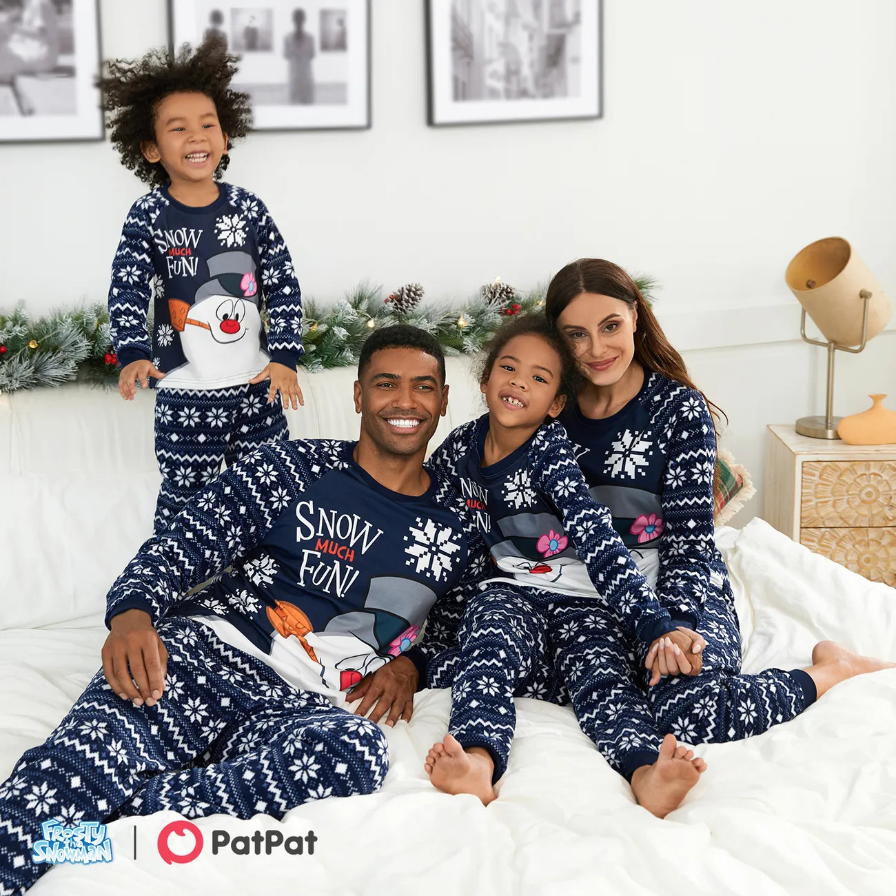 Frosty The Snowman Family Matching Christmas Snowman Graphic Allover Snowflake Print Polar Fleece... | PatPat
