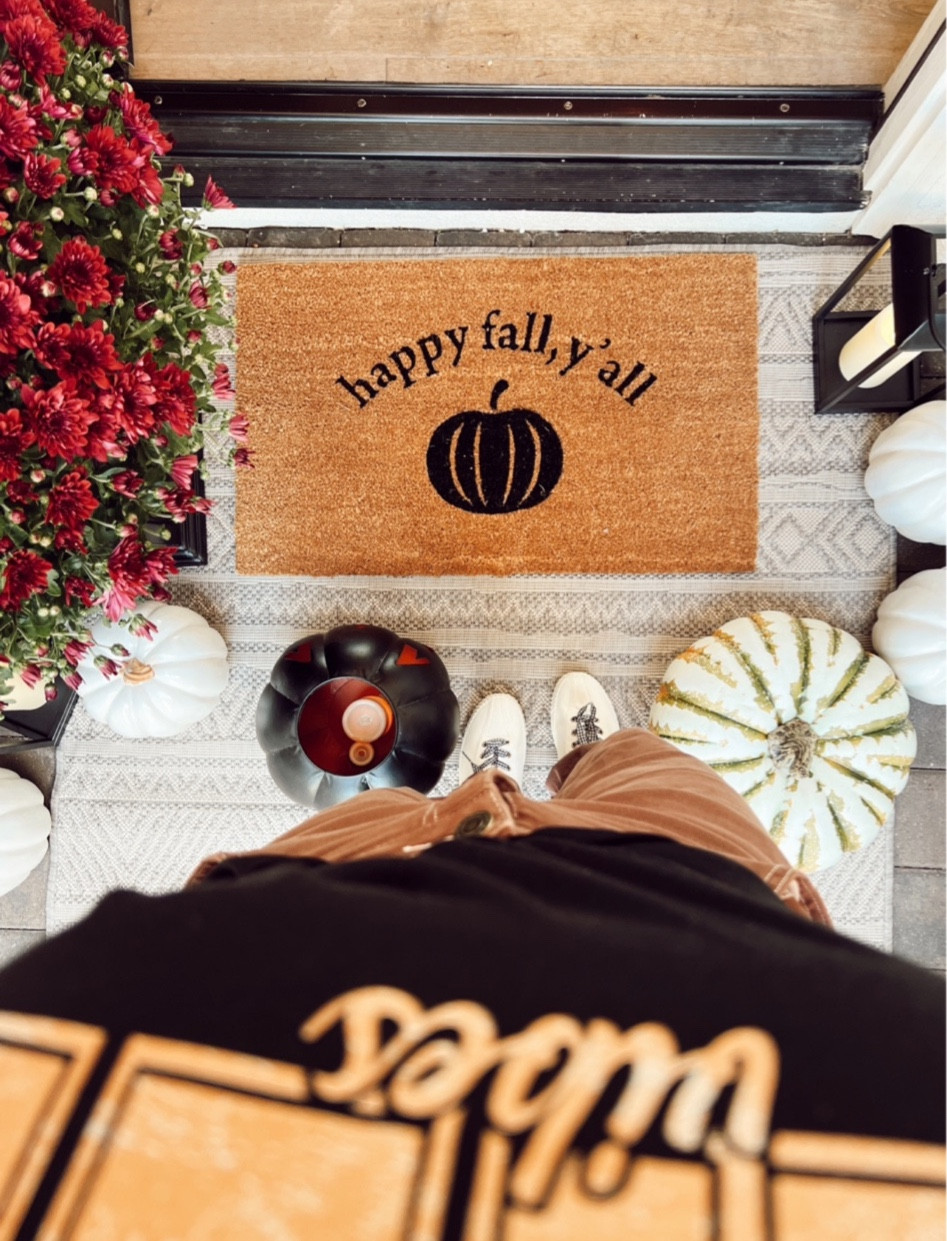 My fall entryway! Bring on the cooler temps and fall vibes🧡🎃🤎🍂 

#LTKHome #LTKHoliday #LTKSeasonal