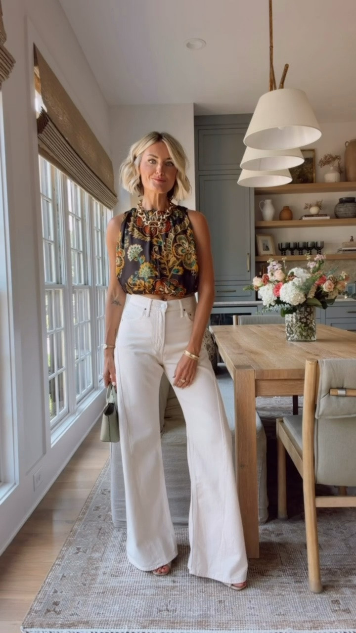 This bubble statement top is so cute! Love this pattern for fall! I paired it with these white wide leg jeans - perfect for a fall date night or girls night out! Wearing XS/25!

Loverly Grey, Anthropologie, fall outfit, fall looks, date night outfit, bubble top, white jeans, girls night out

#LTKSeasonal #LTKootd