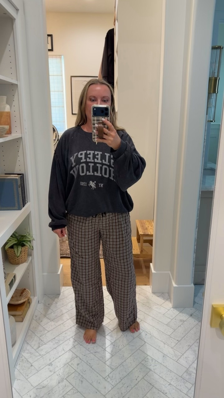 This sweatshirt from @Target is so comfy!! The perfect lounging outfit!!! Wearing a large in the top and medium in the bottoms.

#LTKmomlife #LTKPetite #LTKMidsize