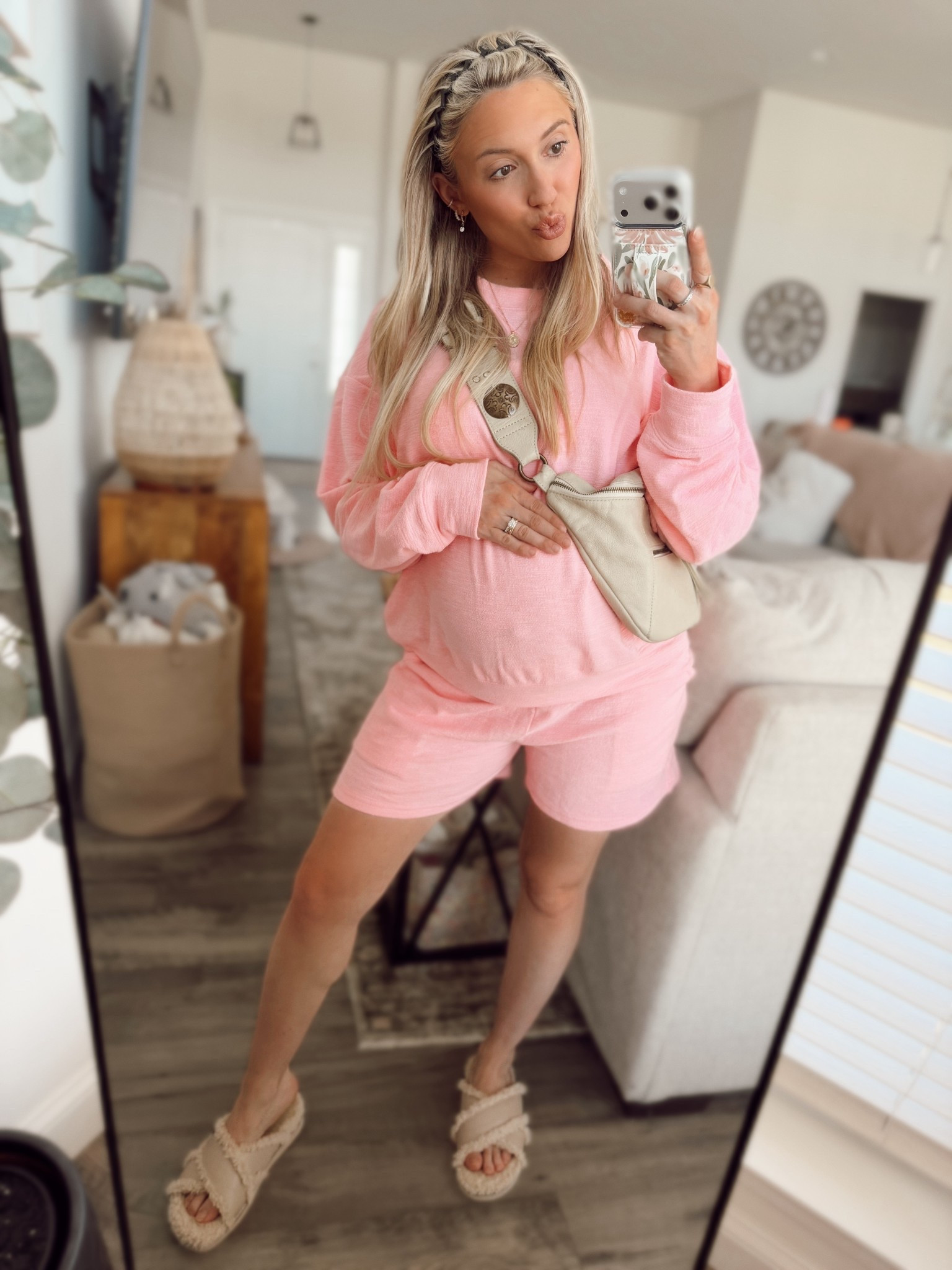 Pregnancy friendly set size medium for a oversized fit! 

#LTKmomlife #LTKU #LTKBump