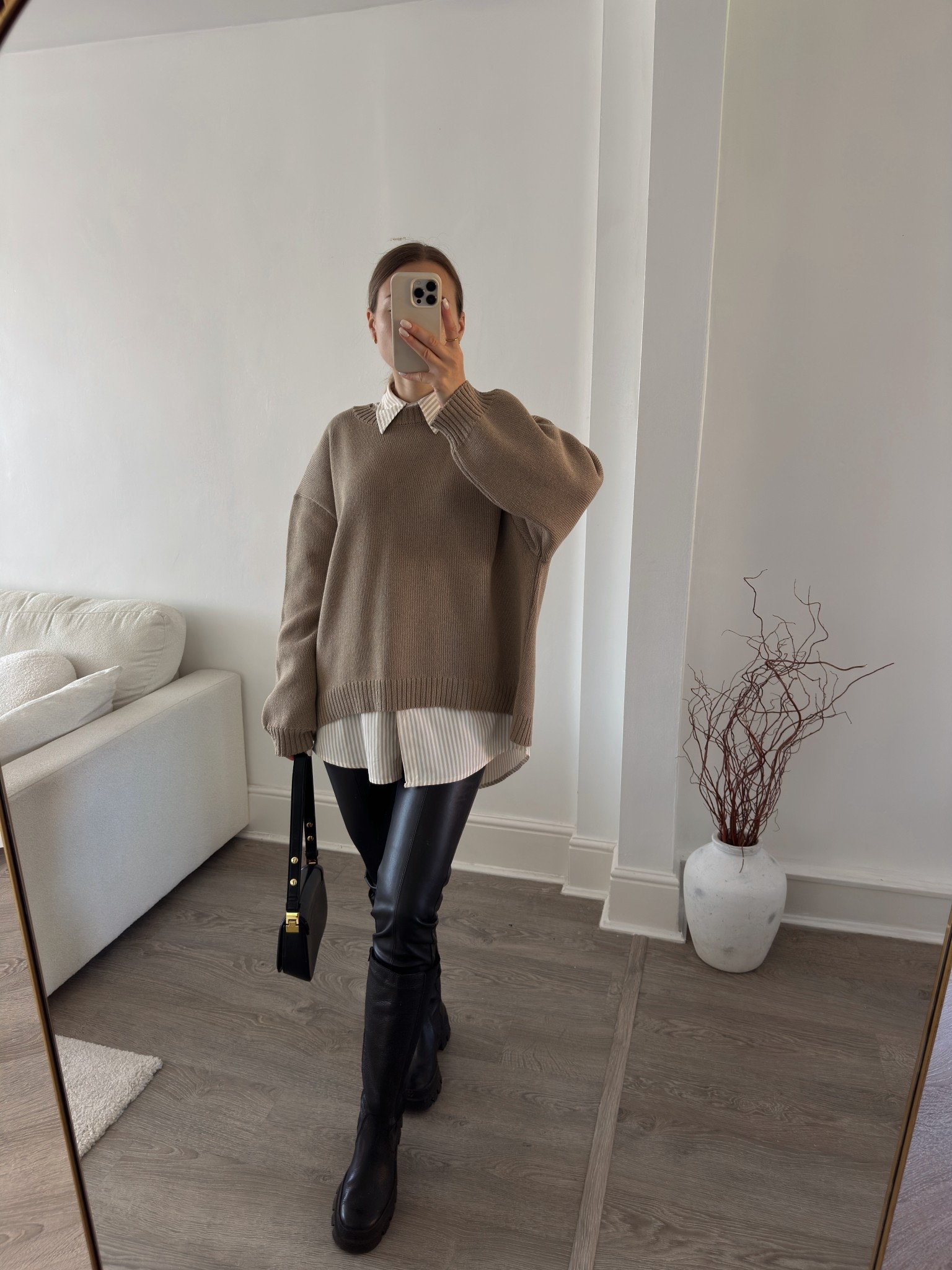 Styling an oversized jumper for that smart-casual autumn vibe 🤎🍂

Autumn ootd, simple style, neutral style, oversized jumper 

#LTKuk #LTKwinter #LTKautumn