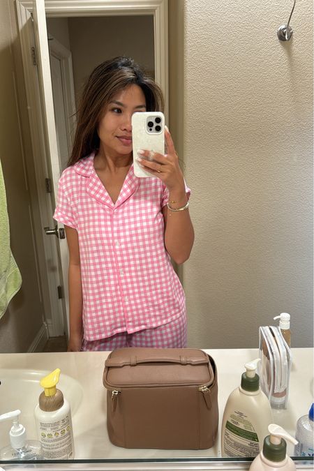 Good morning from me and my new Draper James pjs 💗🤍

TTS, wearing xs they’re a cropped length pant!
