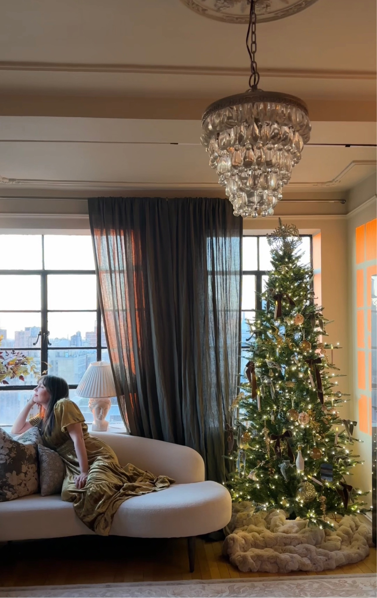 Holiday dress + Christmas decor🌲

#LTKhome #LTKstyletip #LTKHoliday